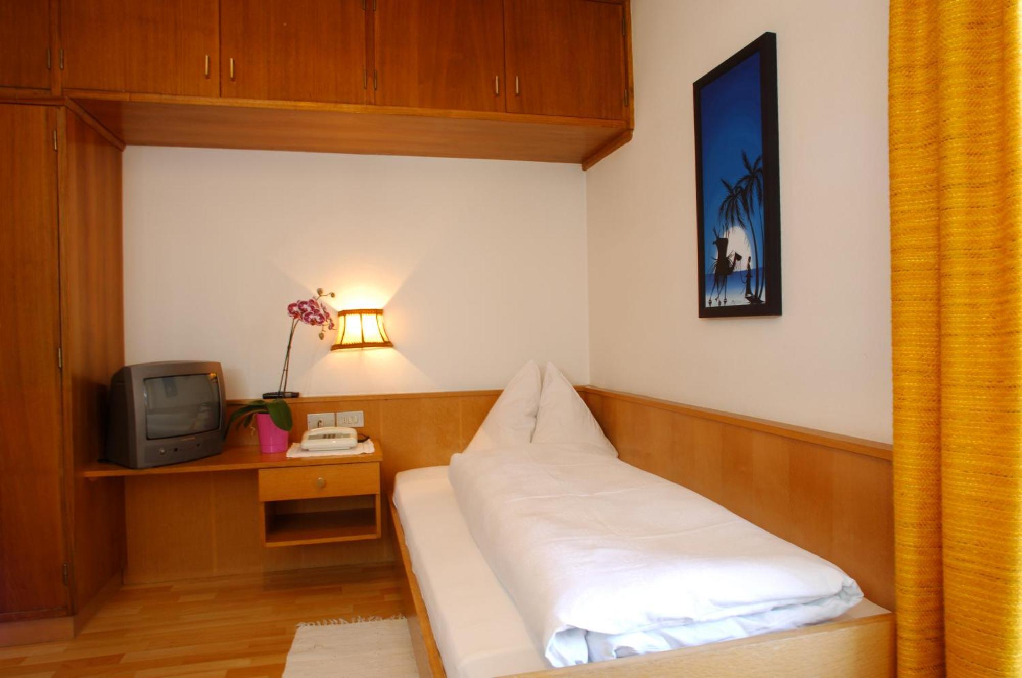 Chalet Madrisa Corvara In Badia Exterior photo